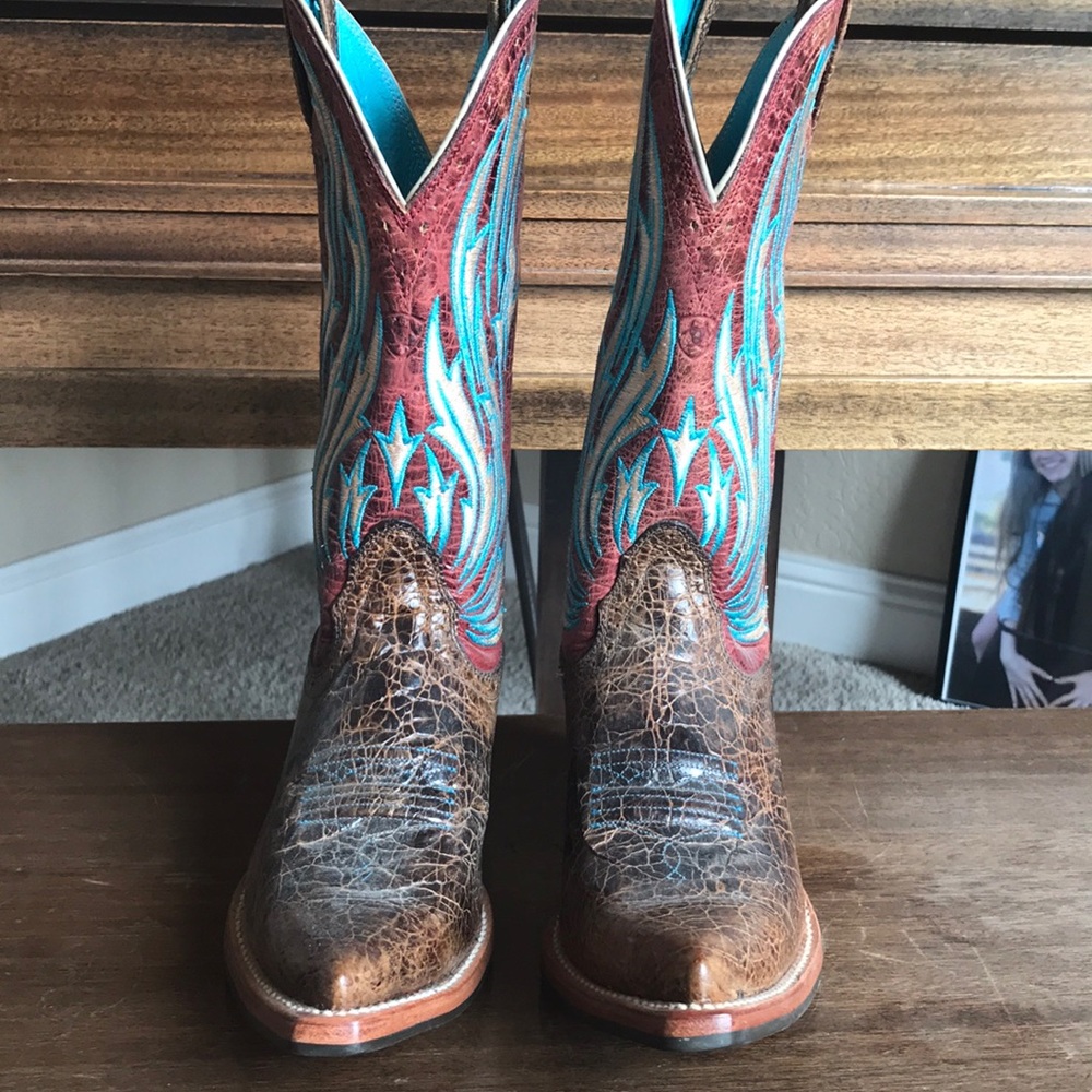 Boots - Picture 2 of 6